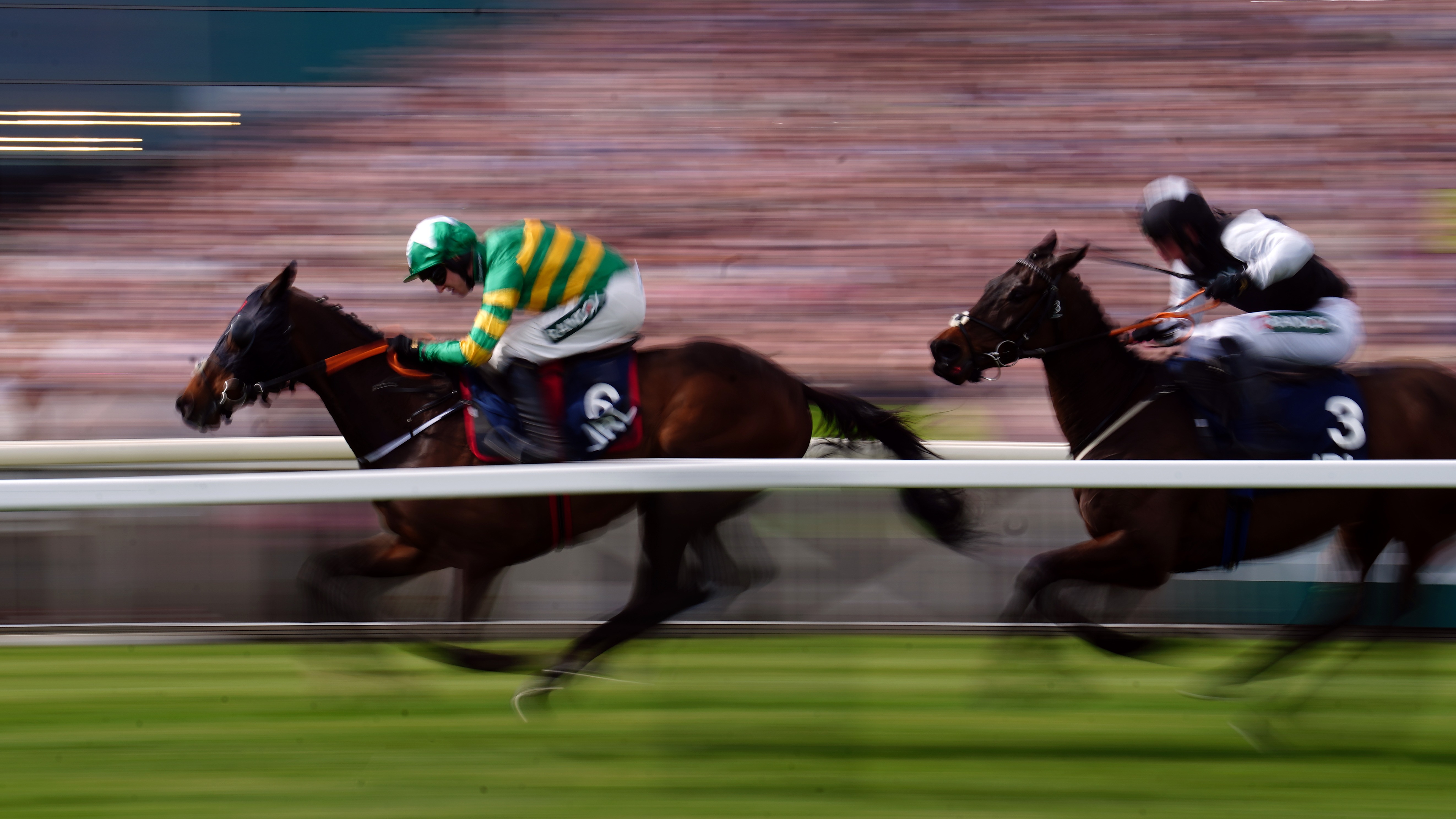 Sire Du Berlais defeats Stayers' Hurdle champion Flooring Porer in JRL Group Liverpool Hurdle