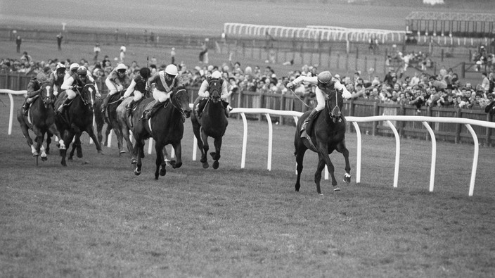 From the Vault: Dancing Brave wins the 2,000 Guineas in 1986 | Racing