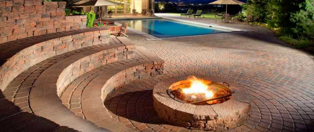 fire-pit-around-pool