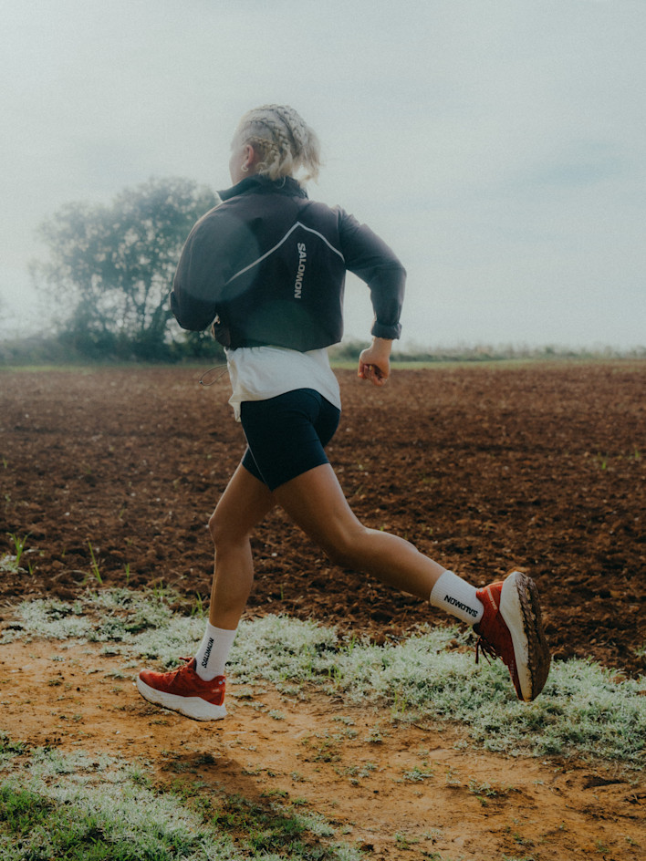 Can I use road running shoes on gravel roads ? 