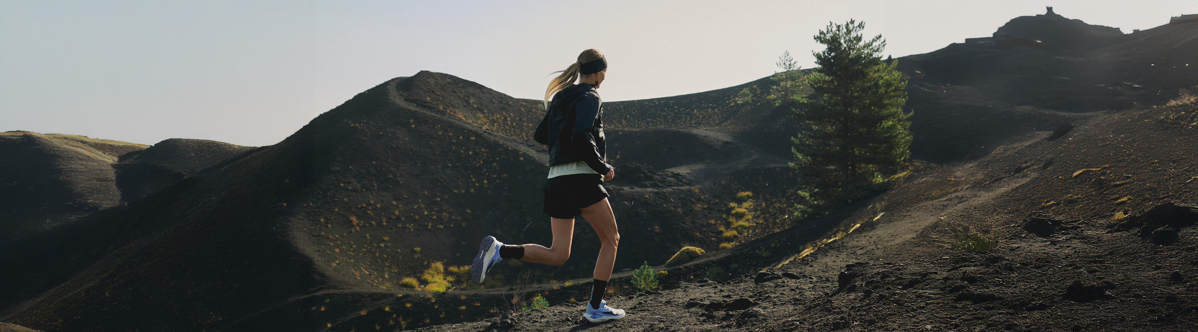 SS26 ECOM CROSSMERCH TRAIL W SlimBanner Desktop