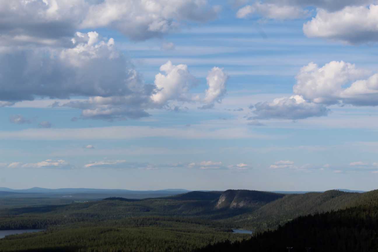 Fjällvärlden, blå himmel. Fotograf: Anne Nygard