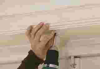 Montagebeugels vastschroeven