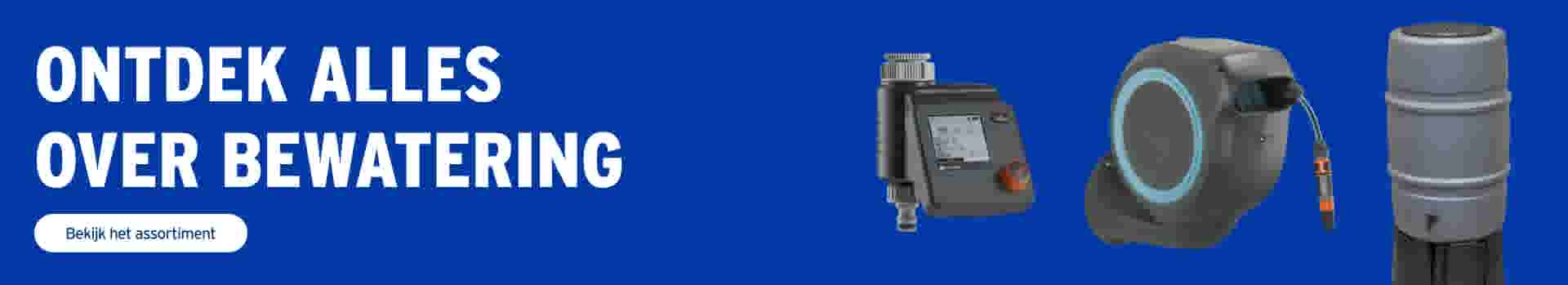 Blauwe banner met tekst 'Ontdek alles over bewatering' en drie grijze bewateringsproducten: een timer, slangenhaspel en regenton.
