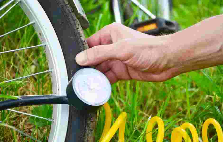 Luchtdruk fietsband controleren