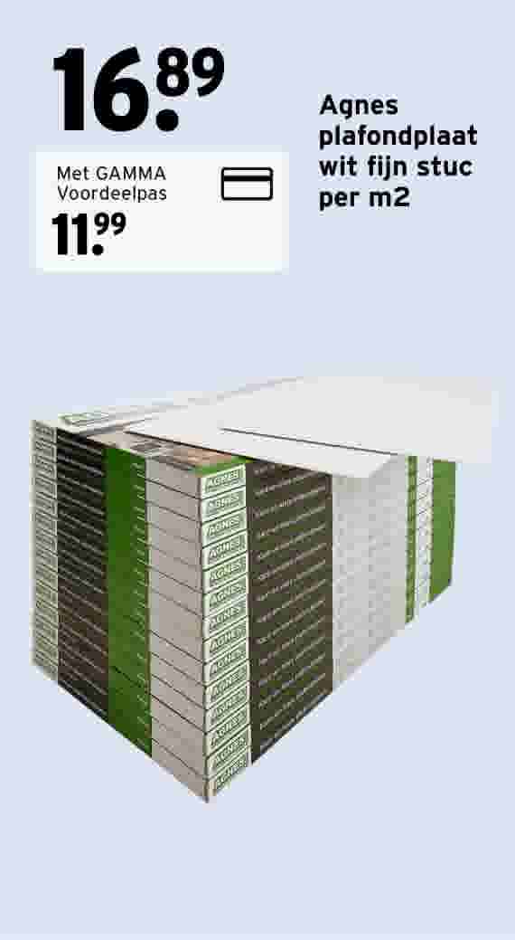 Stapel witte Agnes plafondplaten met groene verpakking, prijs €16,89 of €11,99 met GAMMA Voordeelpas per m2.