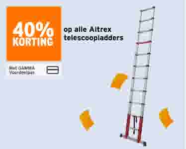 Altrex telescoopladder met 40% korting bij GAMMA. Grijze ladder met rode voet, omringd door oranje decoratieve elementen.