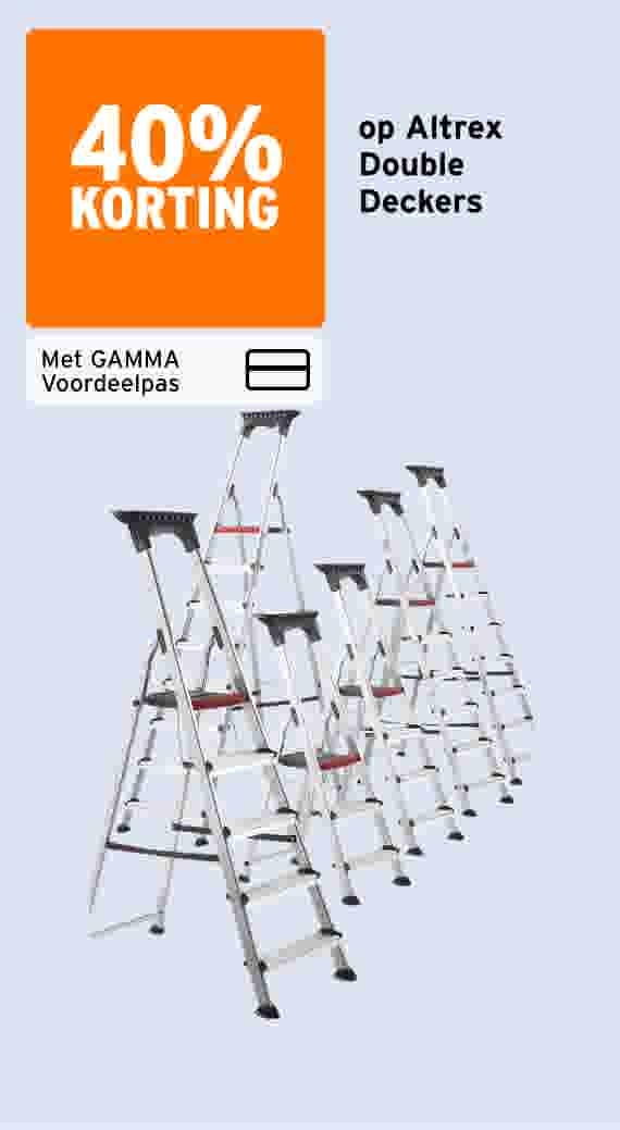 Meerdere zilveren Altrex Double Decker trapladders met rode accenten. 40% korting met GAMMA Voordeelpas.