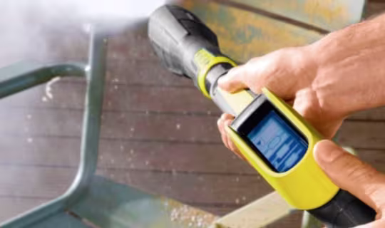 Tuinmeubelen schoonmaken