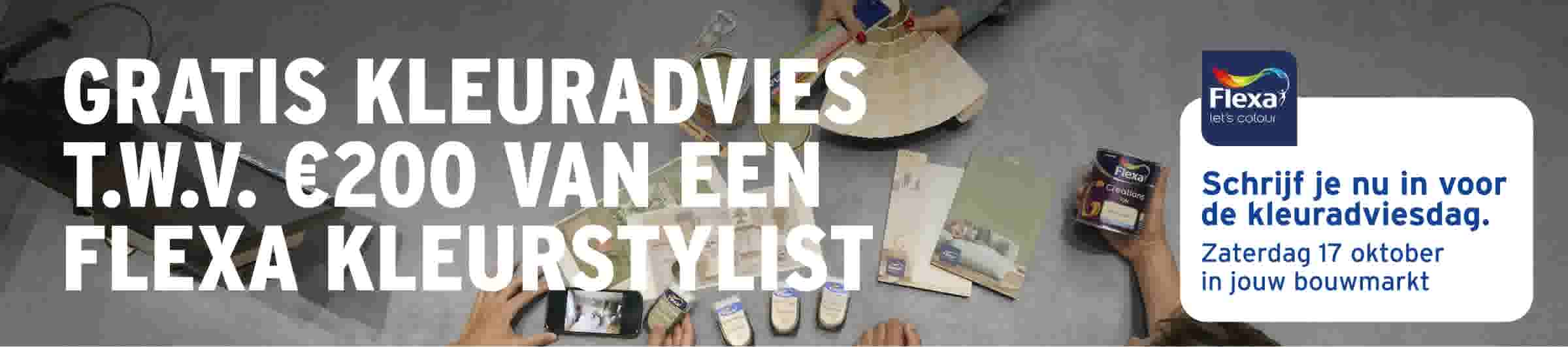 Gratis kleuradvies t.w.v. €200 van een Flexa kleurstylist. Schrijf je nu in voor de kleuradviesdag, zaterdag 17 oktober in jouw bouwmarkt. Mensen bekijken kleurstalen en verfproducten op een tafel, met Flexa logo.