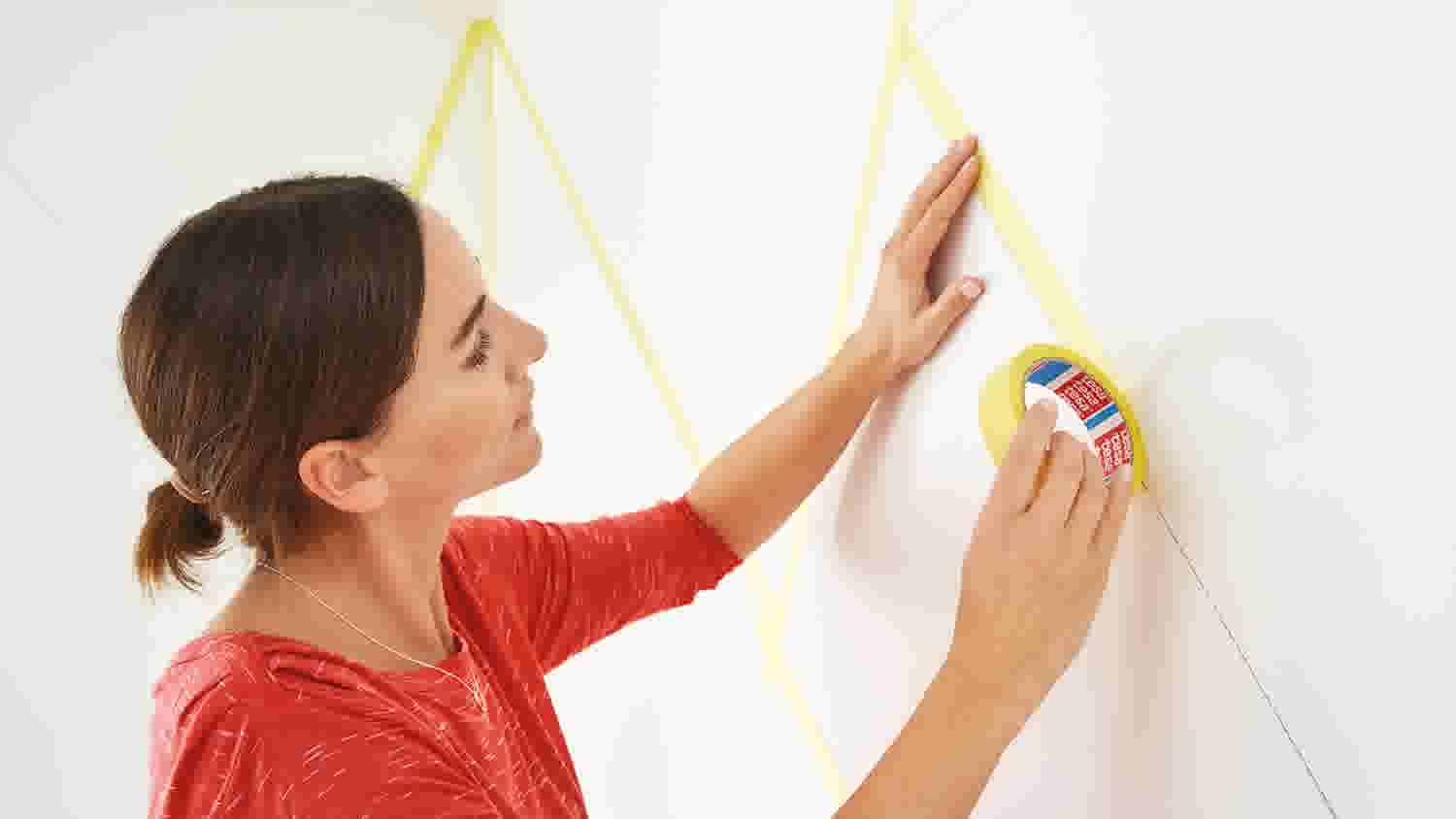 Kinderkamer schilderen – afplaktape aanbrengen en vloer afdekken