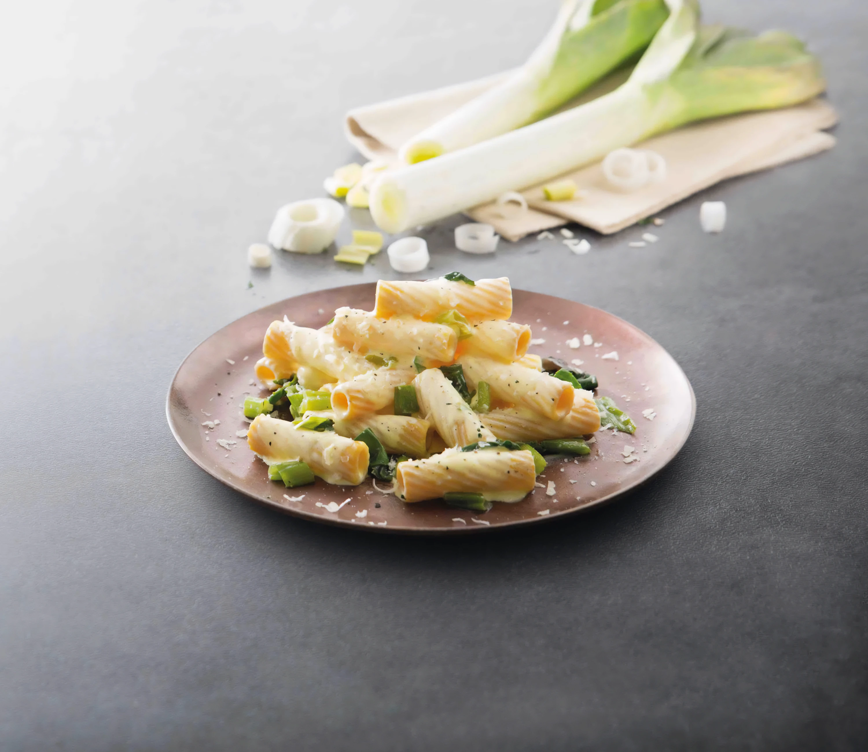 Tortiglioni with leek and Swiss chard carbonara | Barilla