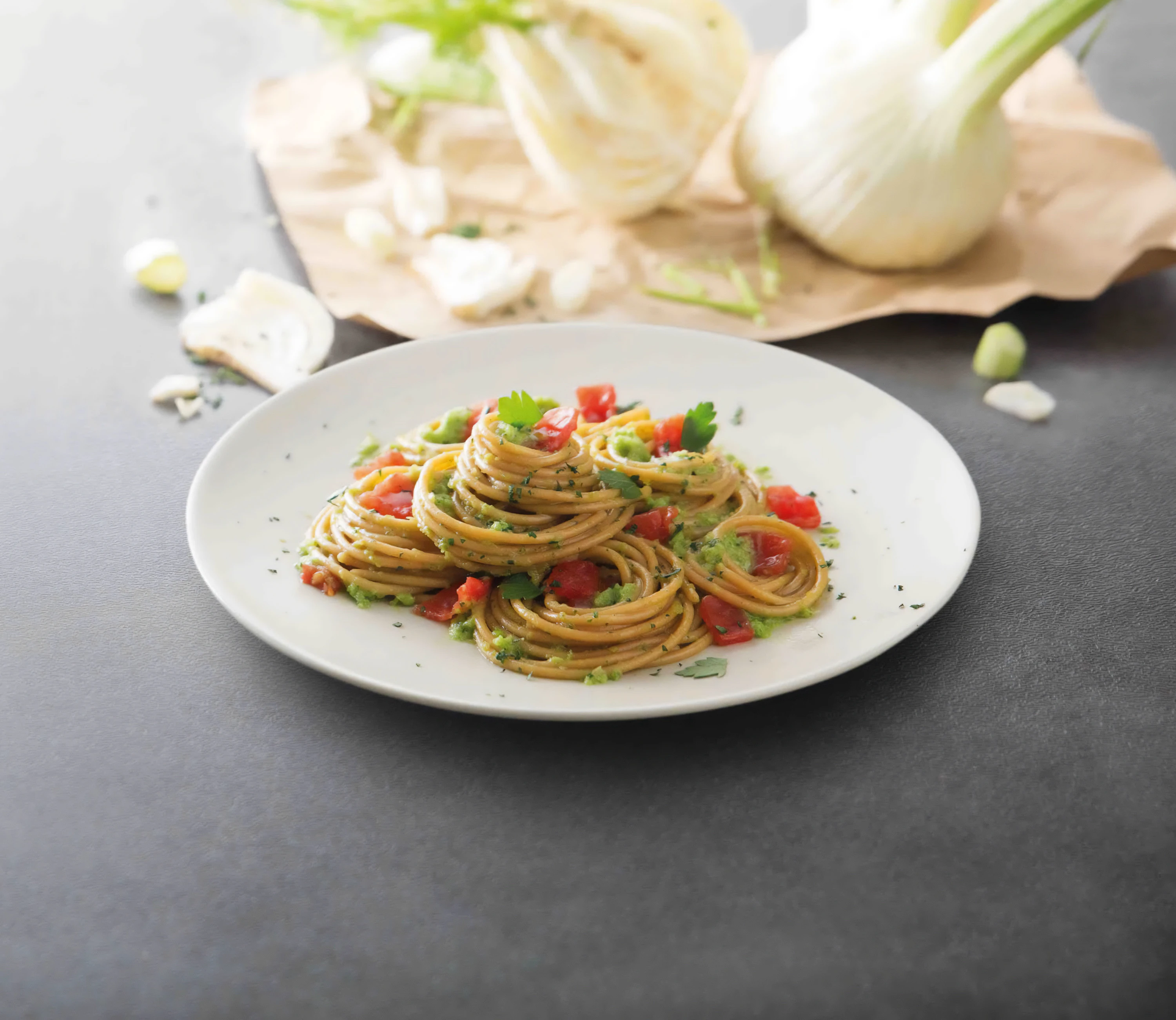 Whole grain spaghetti with fennel and tomato pesto | Barilla