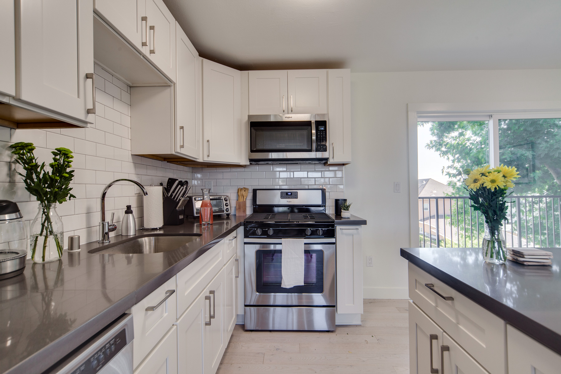 Furnished Private Room Rentals in Oakland Coliving at MacArthur