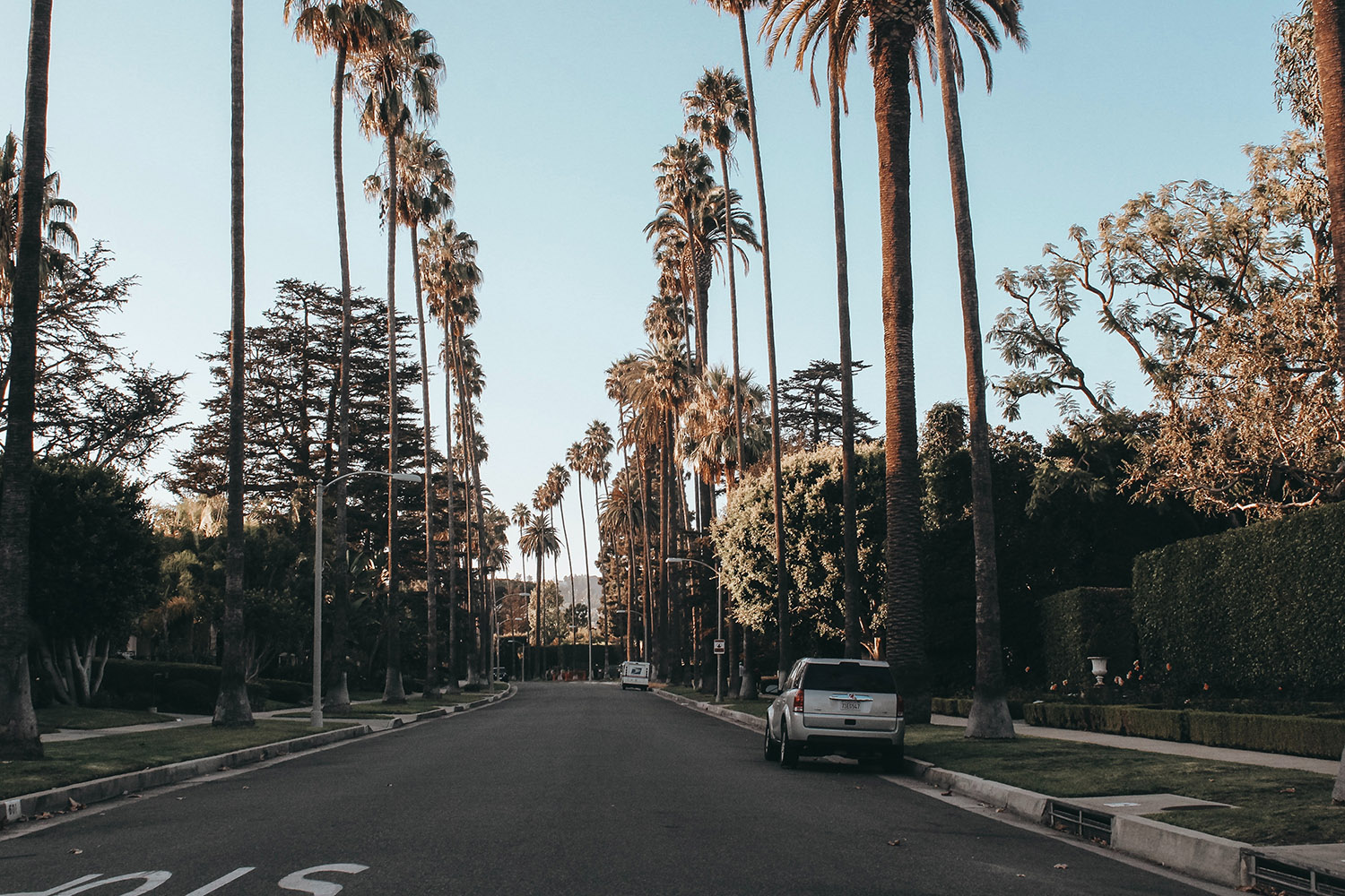 Rentals in Hancock Park Apartments in Los Angeles.