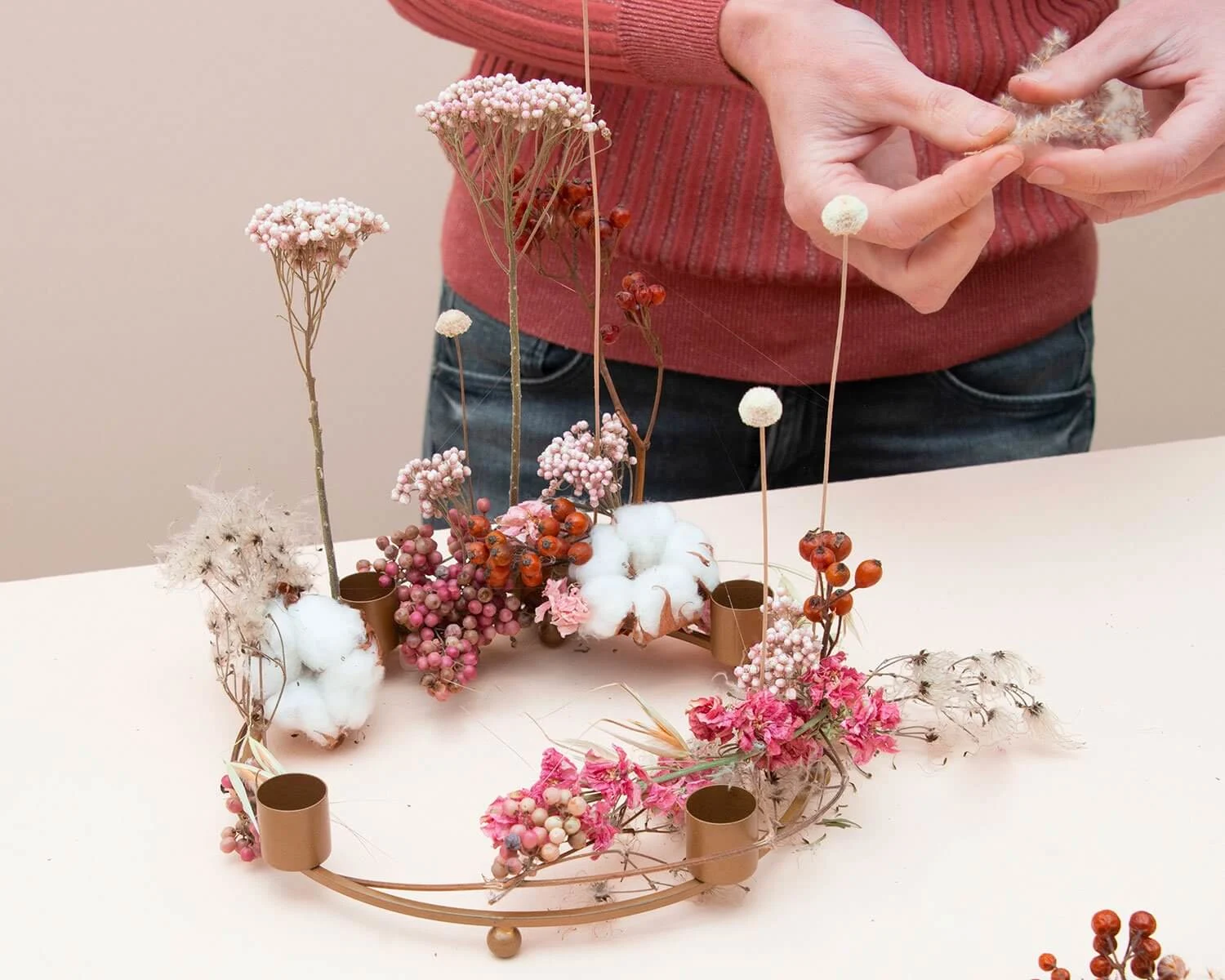 hybrid supplere Rekvisitter DIY: Adventskrans med tørrede blomster