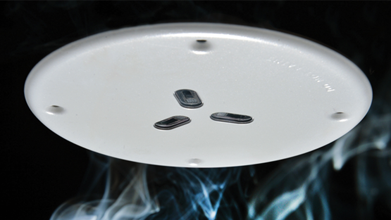 Die Metallplatte mit Spezialschrauben schützt die vandalismussichere Ausführung des Soteria Dimension vor mutwilliger Zerstörung und anderen unerwünschten Manipulationen. Bild: Apollo