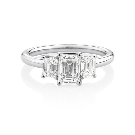Your guide to Diamonds - Three-Stone Style Engagment Ring