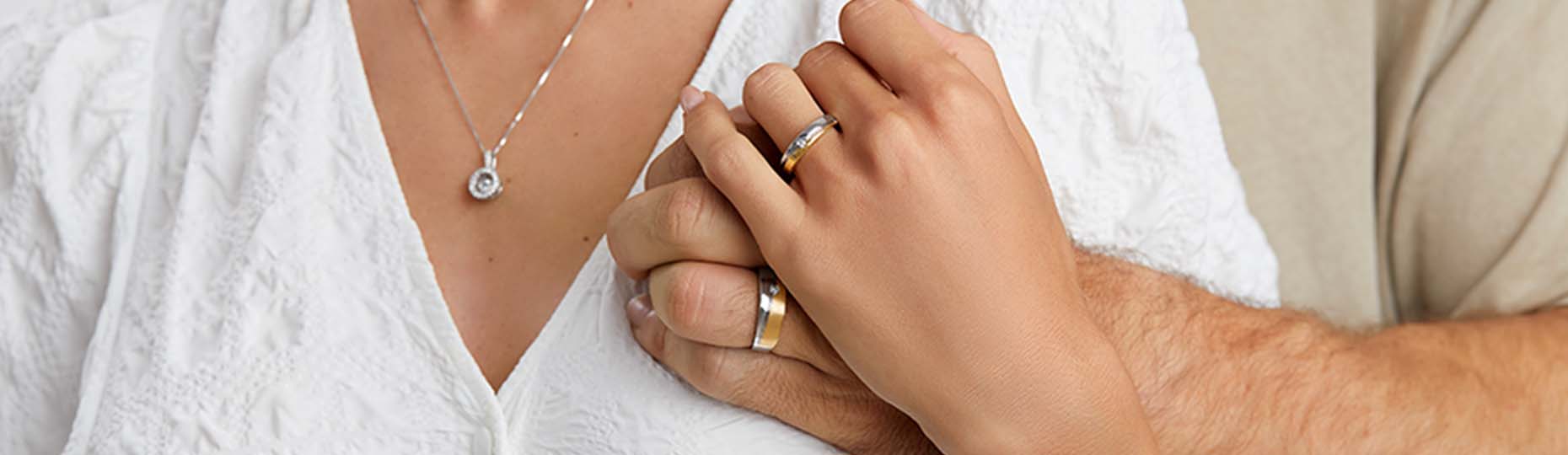 Bagues et bijoux d'anniversaire