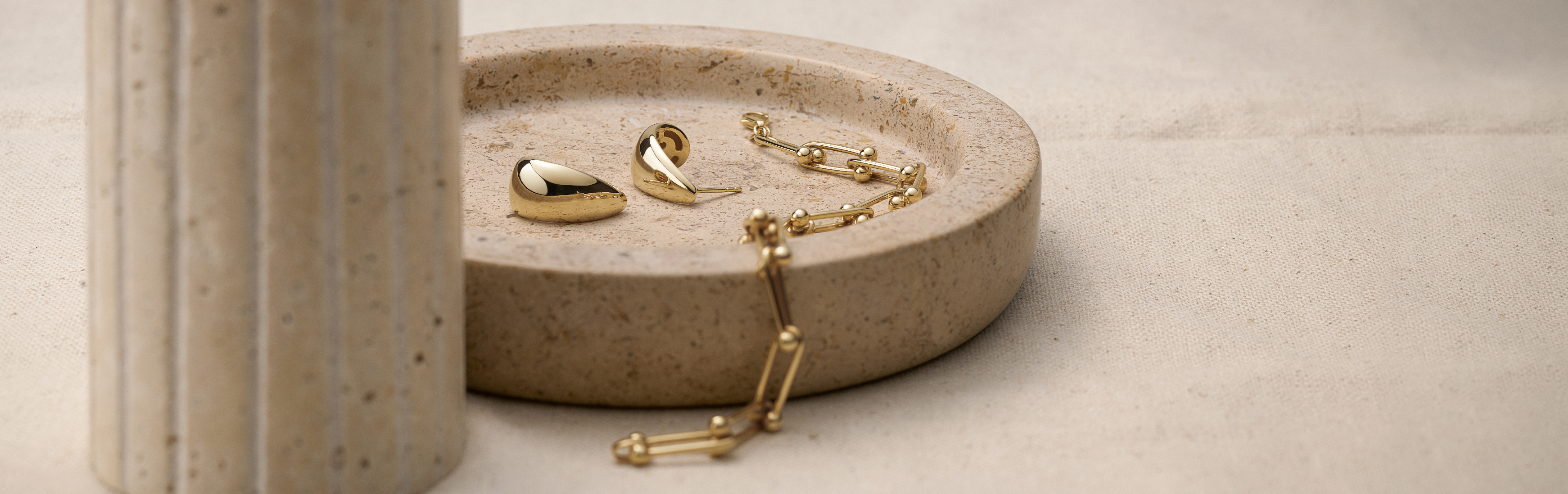 Vacation Jewellery Hero
