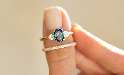 Wat leuk silhouet Uitreiken Love in Colour: A Guide to Gemstone Engagement Rings
