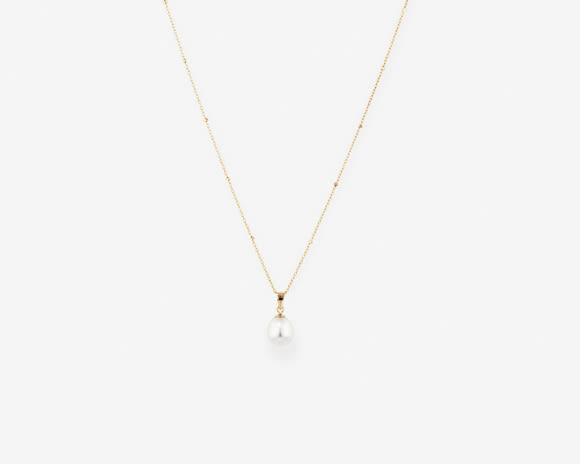 pearl necklace