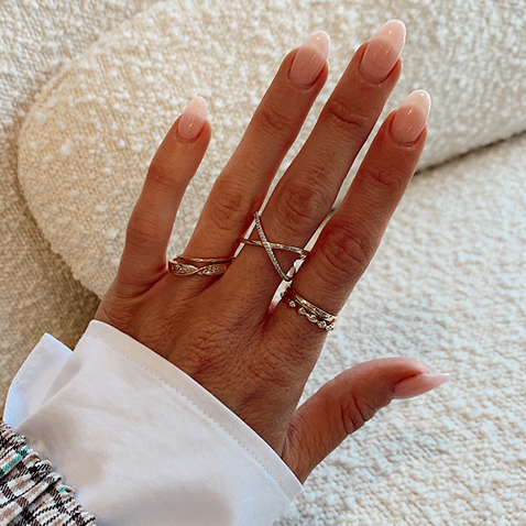 Black Diamond Flora Engagement Ring – ARTEMER