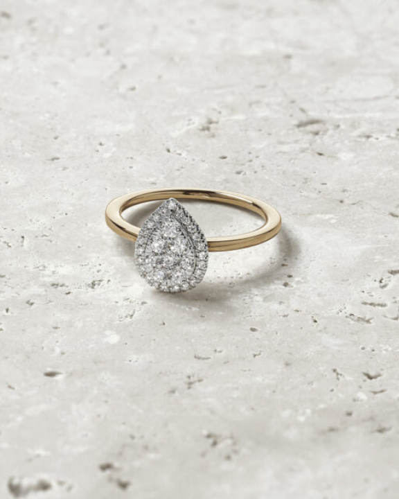 bague de fiançailles avec diamant à grappe