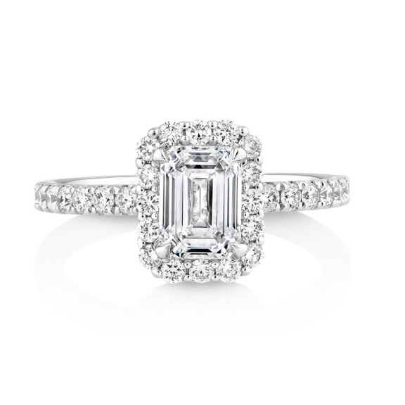 Halo diamond engagement ring