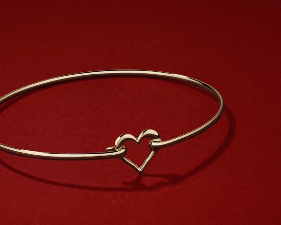 gold heart bangle