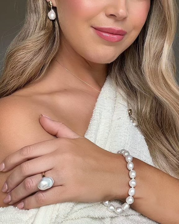  Iamge - FY26 - Shop The Look - Carousel - Gold and Diamonds