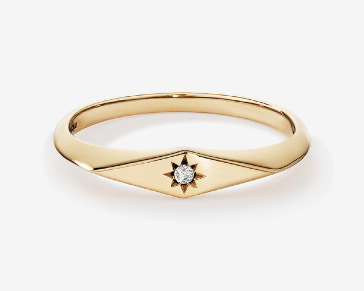 diamond set yellow gold ring