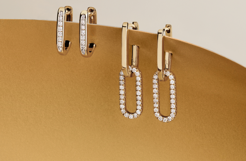 Boucles D'Oreilles Pendantes En Or 18K Avec 4 Diamants - 0.06 Ct - Occasion Parfait État
