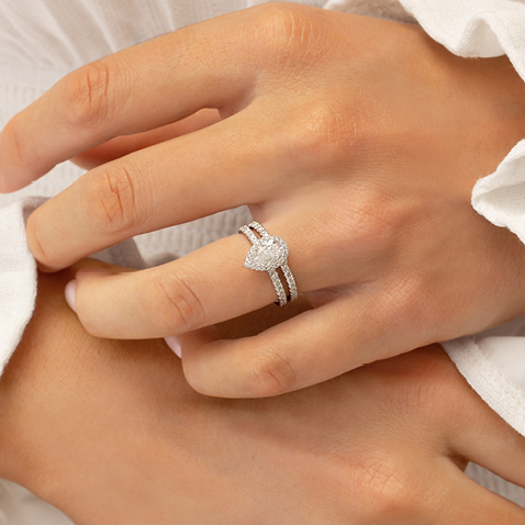 Pear-Shaped Diamond Engagement Ring | Harry Winston