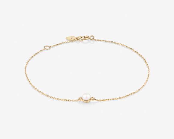 pearl bracelet