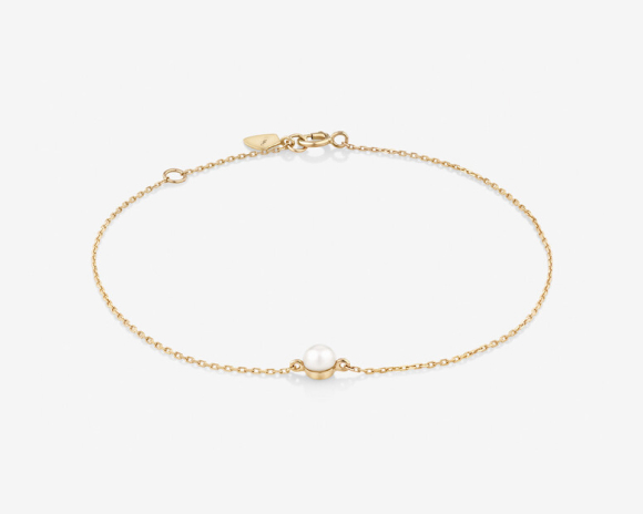 pearl bracelet