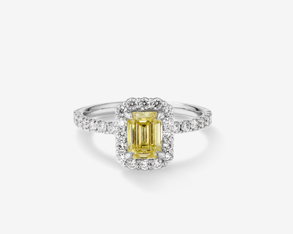 emerald cut diamond solitaire engagement ring in white gold