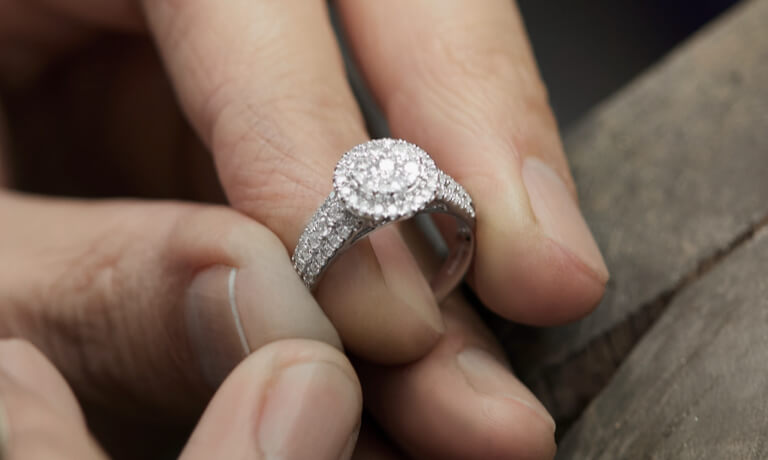 Picknicken Wreed Universiteit Engagement Rings & Jewellery Online | Michael Hill Canada