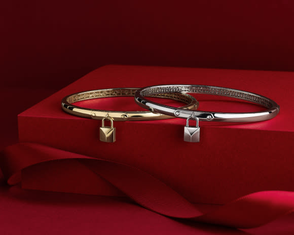 Image - PLP - QuickLink - Gifts - Occasions - Valentine's Day - Signature Collections'26