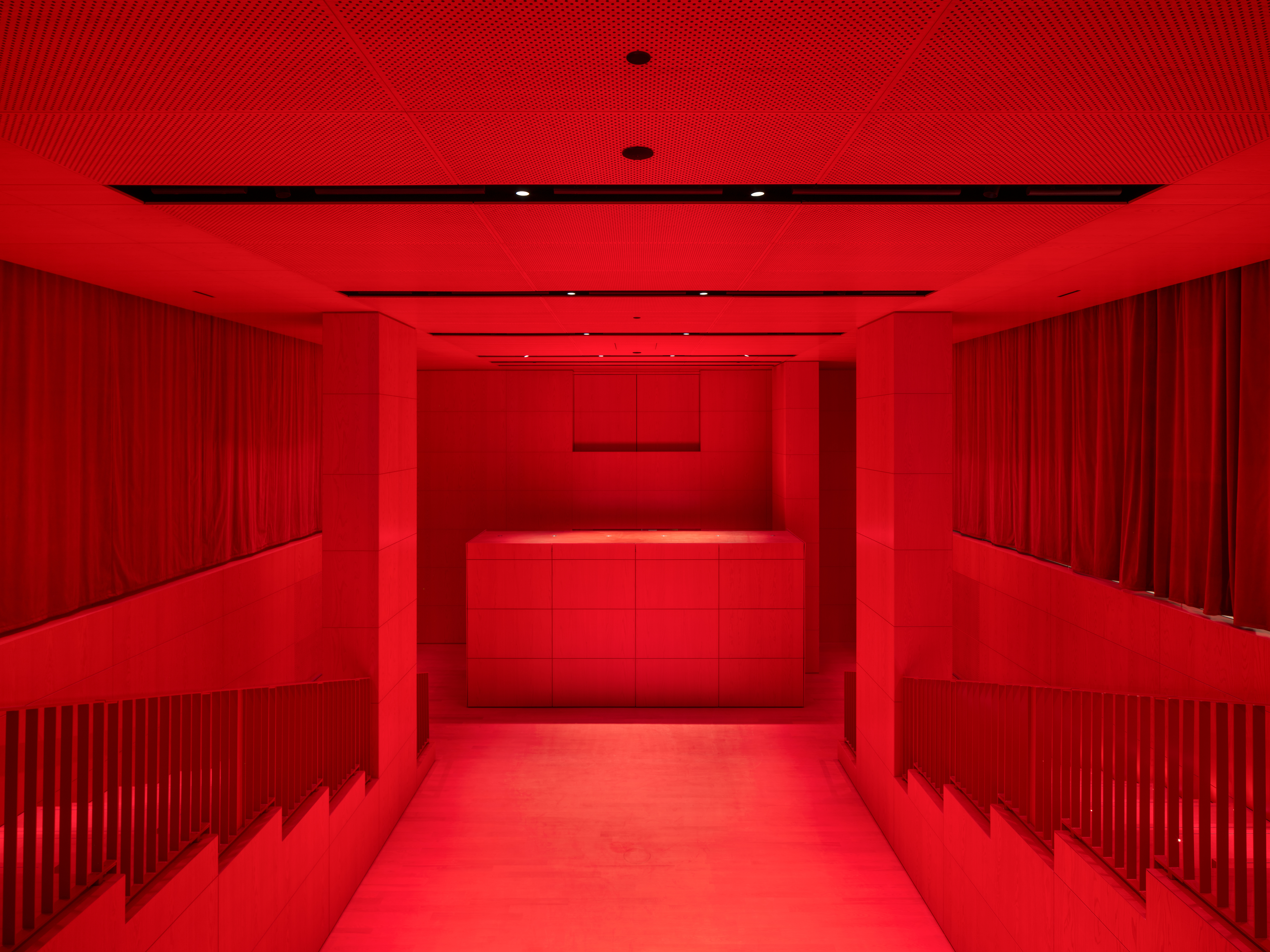 Photo © Martin Argyroglo