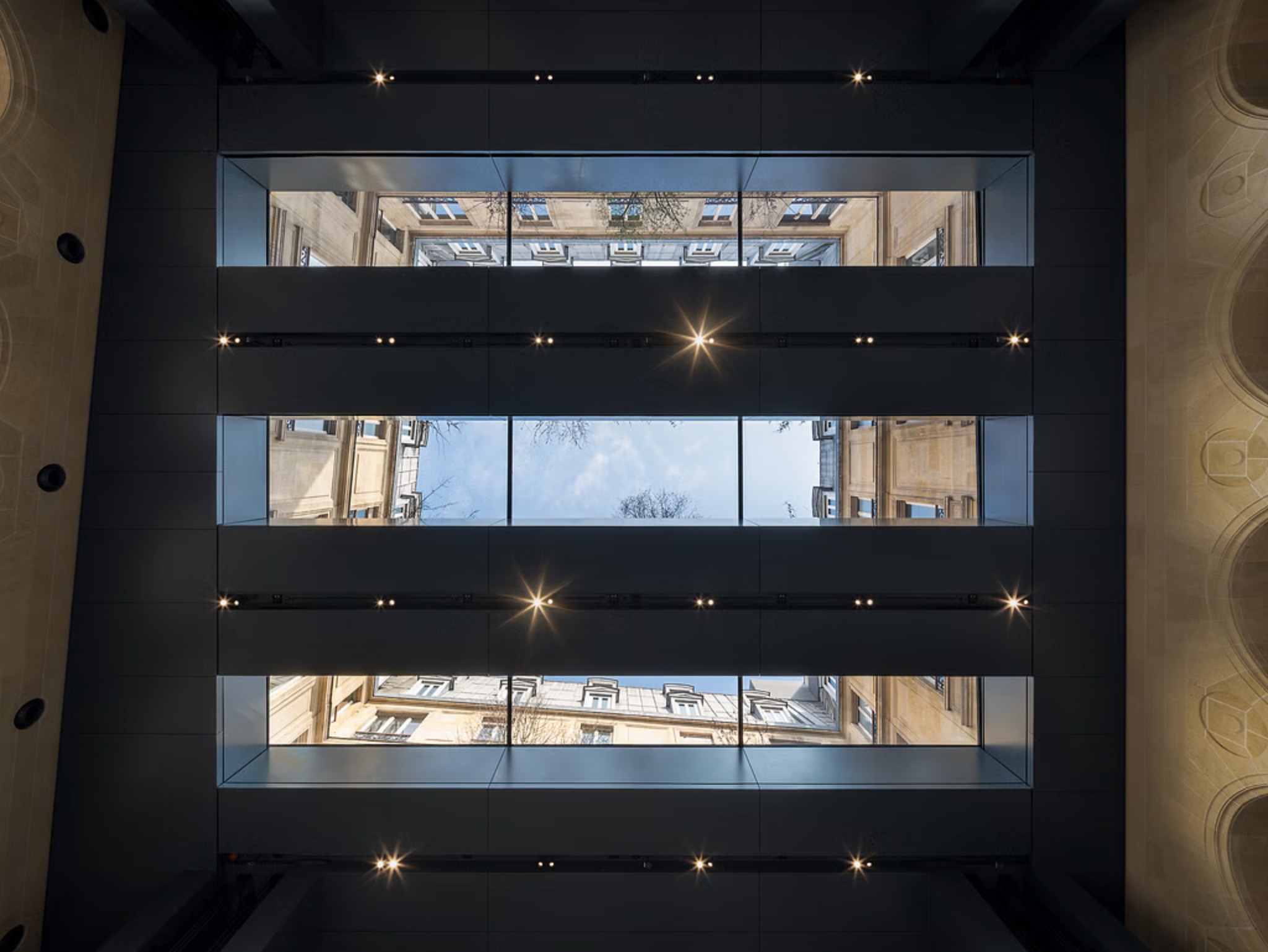 Photo by Martin Argyroglo