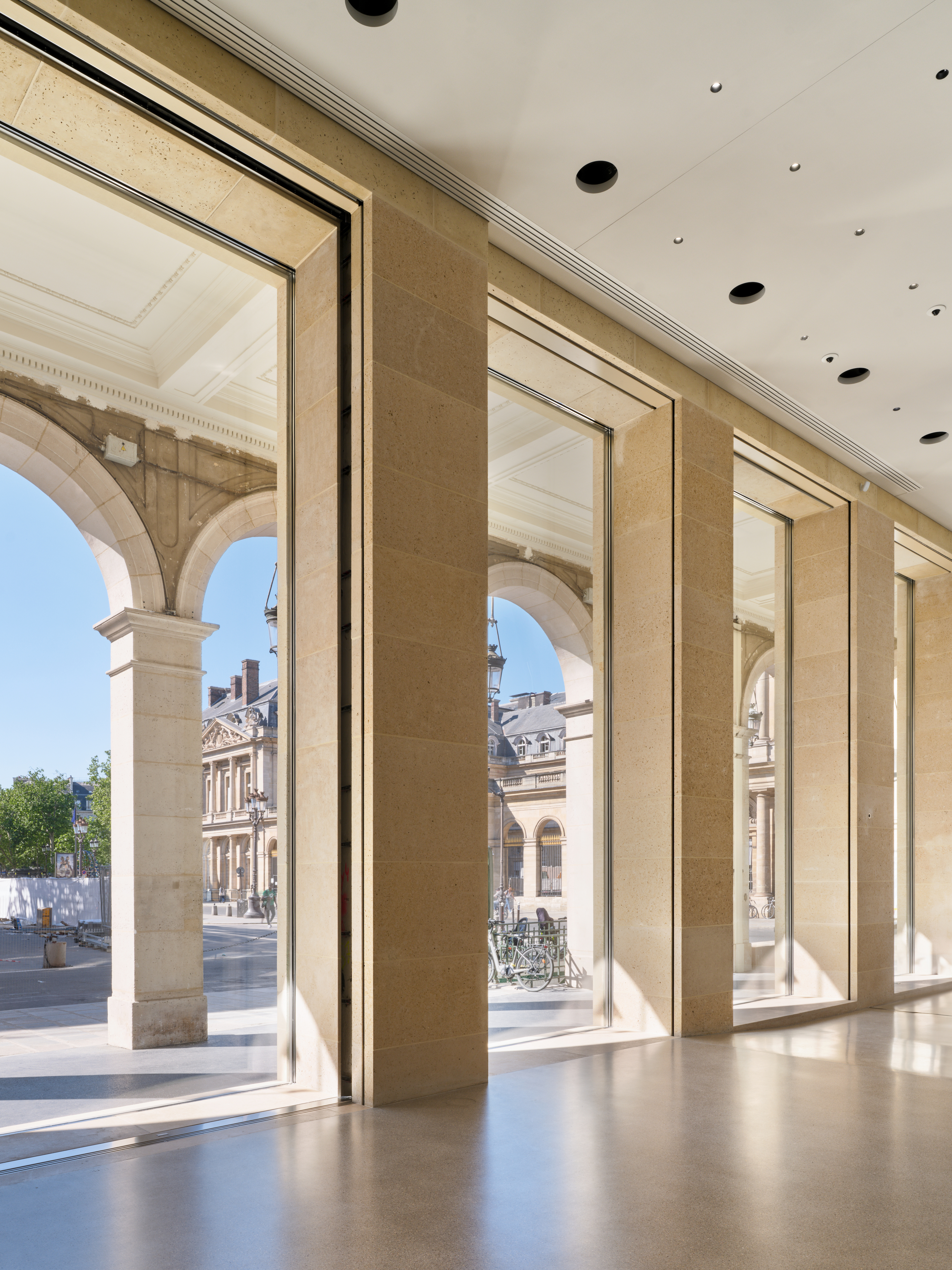 Photo © Martin Argyroglo