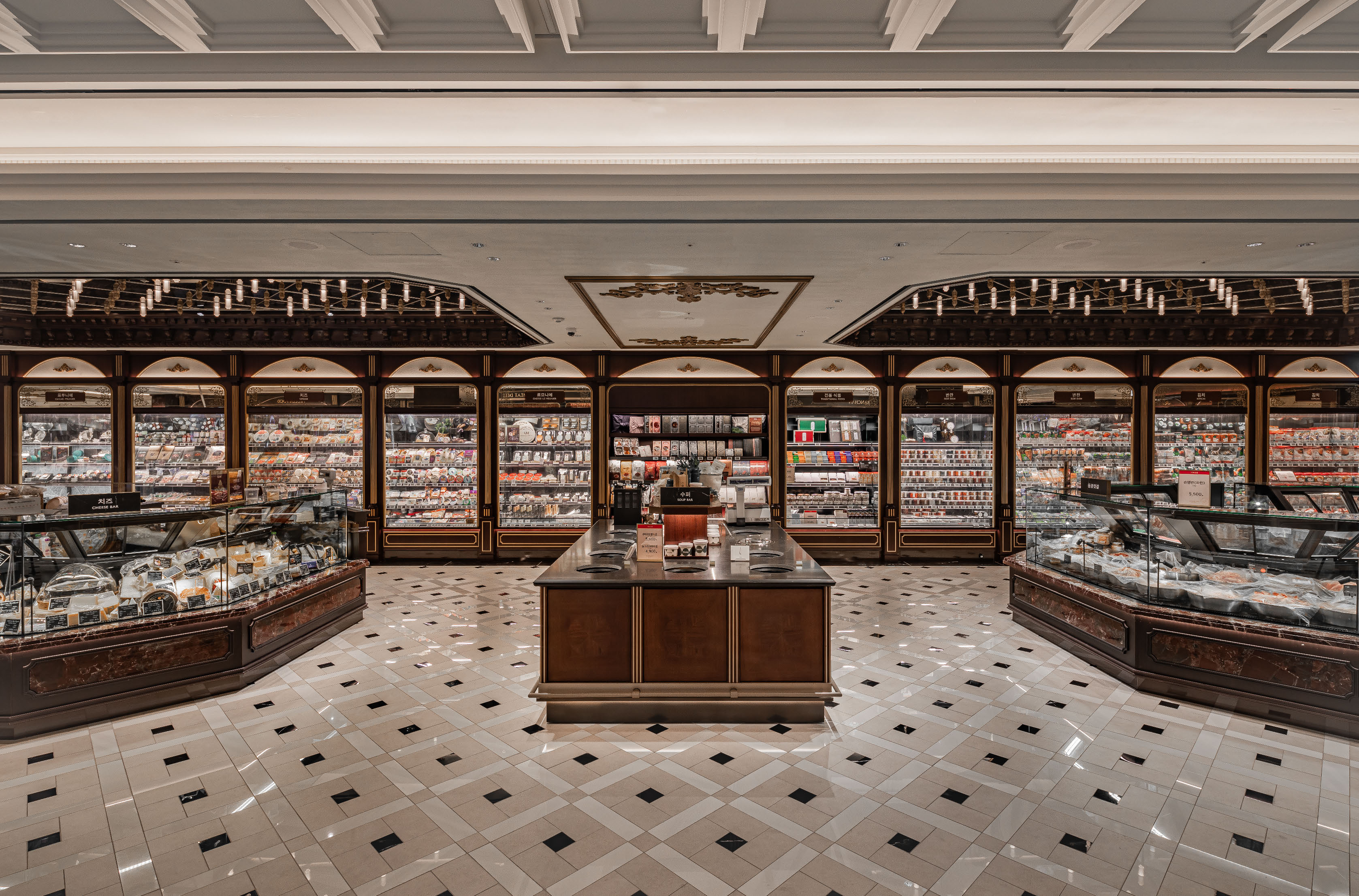 Photographer : Cheolhee Lee