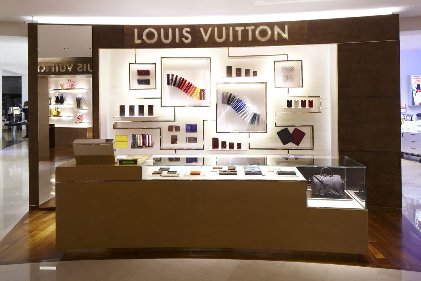Louis Vuitton Boutique Saks Beverly Hills