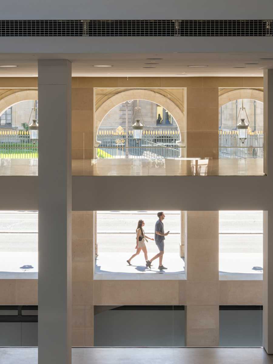 Photo © Martin Argyroglo