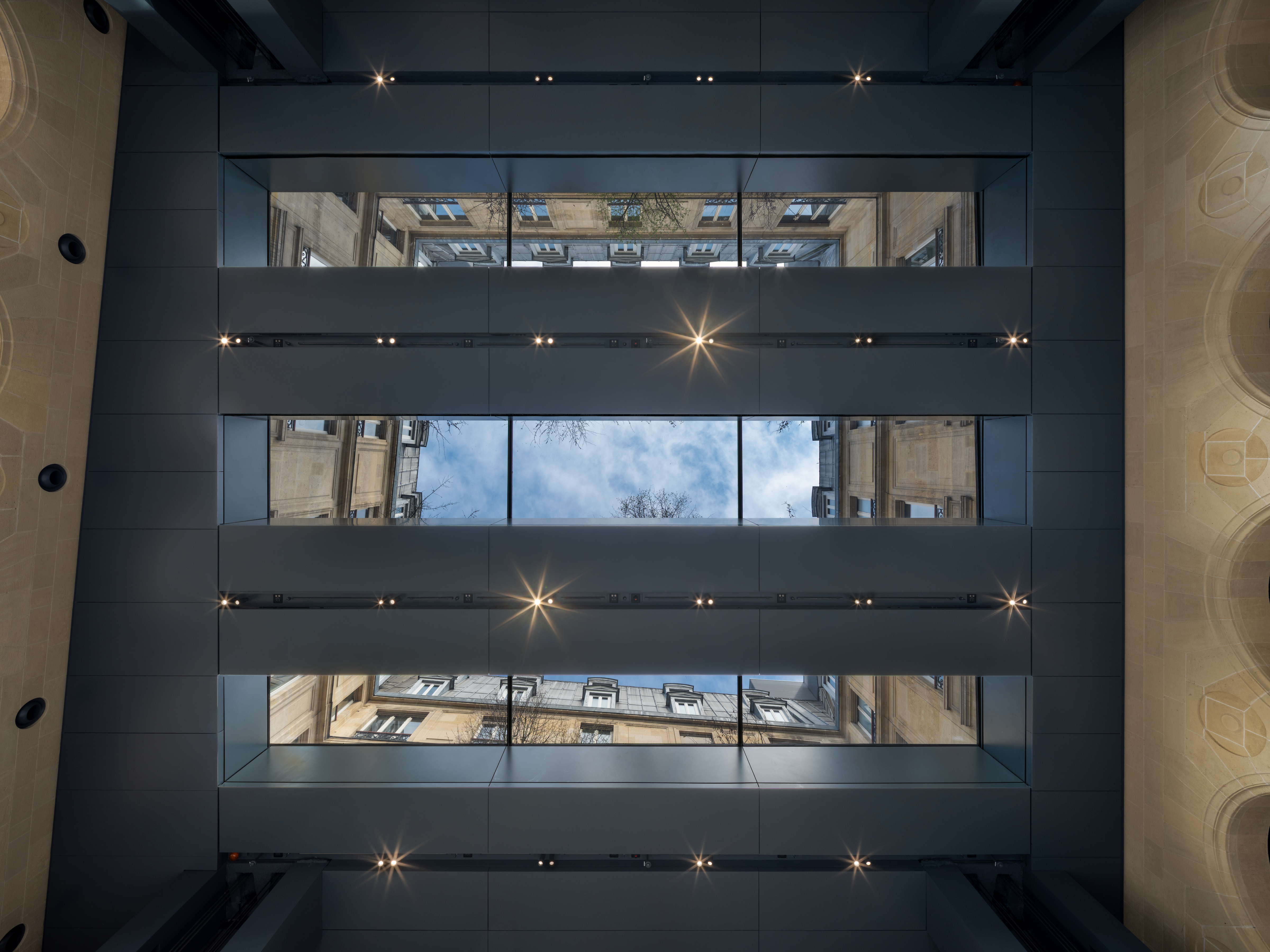 Photo © Martin Argyroglo