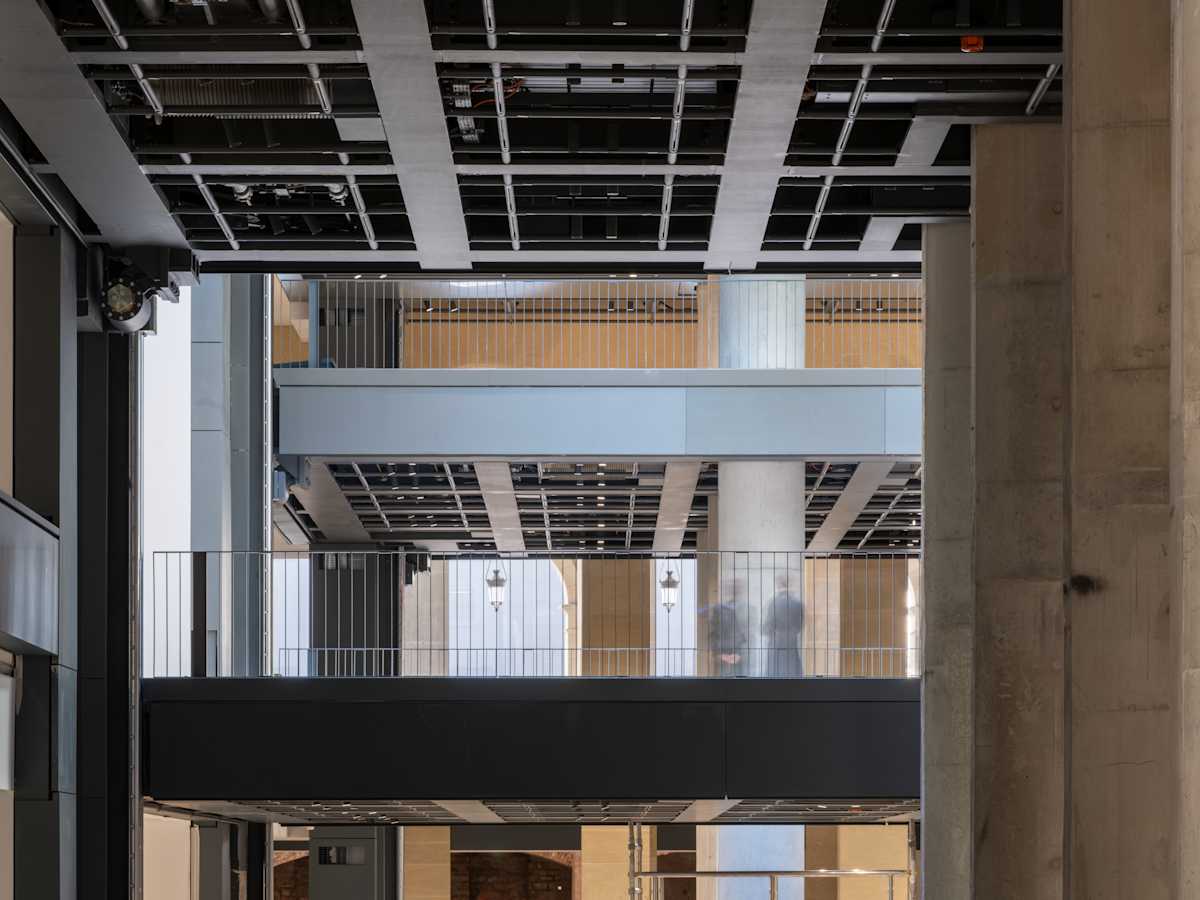 Photo © Martin Argyroglo