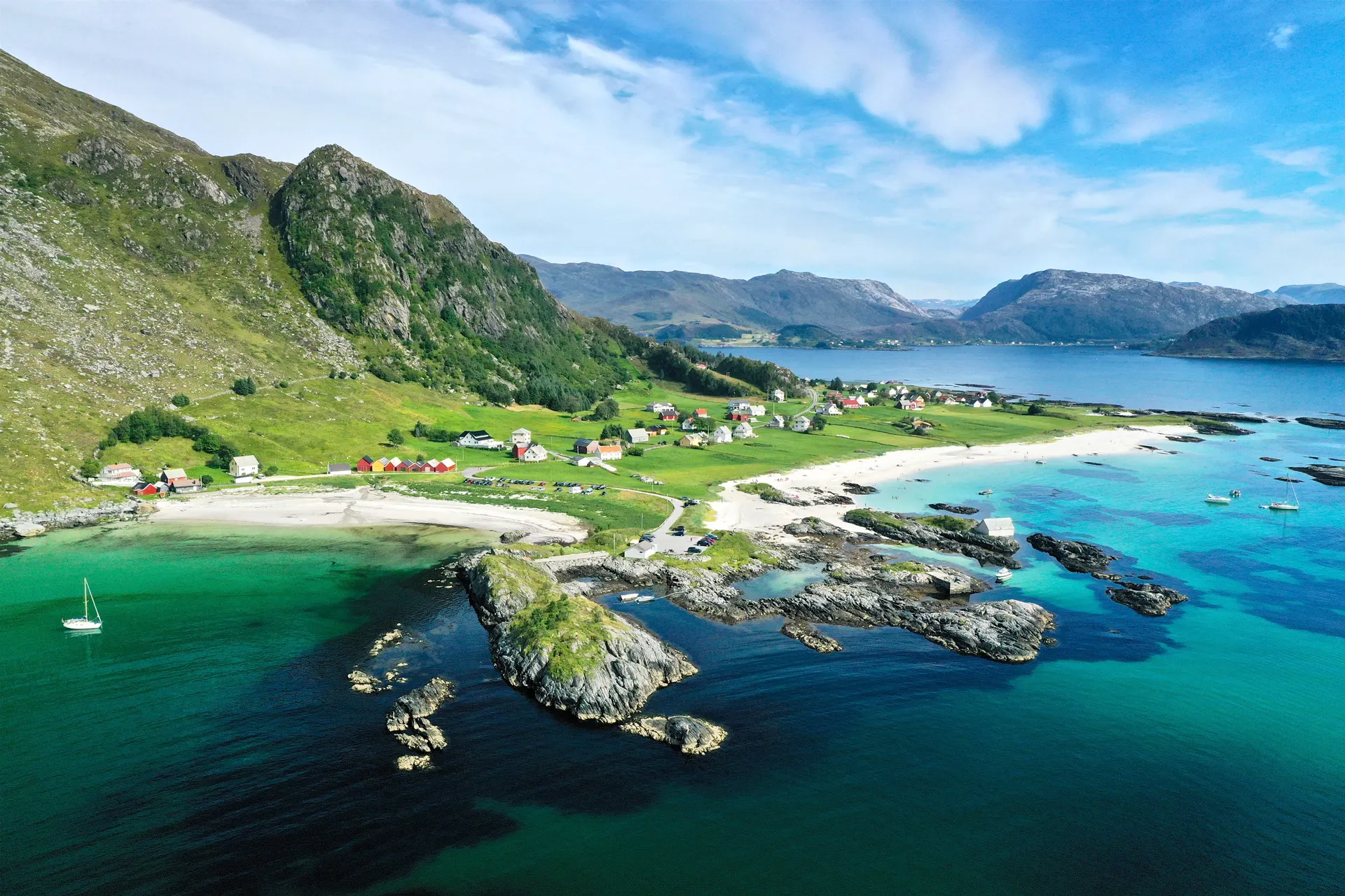 MAIN-HERO-Grotlesanden-Bremangerlandet-Nordfjord-Øyvind-Heen-fjords.com-3x2