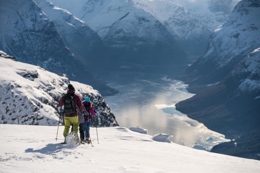 loen-norway-e-nfj1-snowshoe-hike-bb20170304_loenskylift_dsc06903-bard-basberg