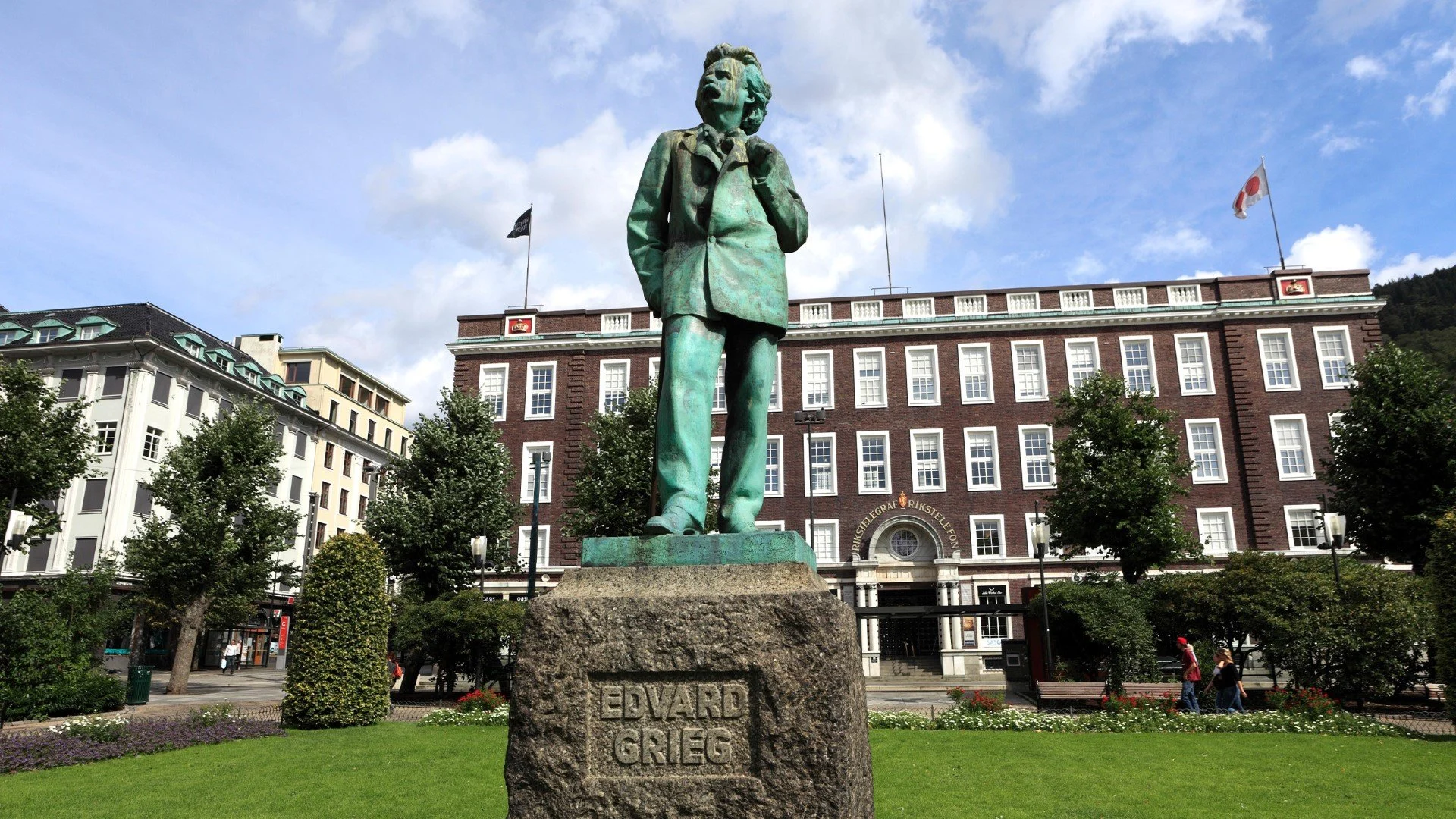  Edvard Grieg statue in Festplassen gardens in Bergen